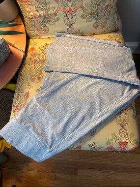 PINK Victoria's Secret Light Gray Heather Joggers